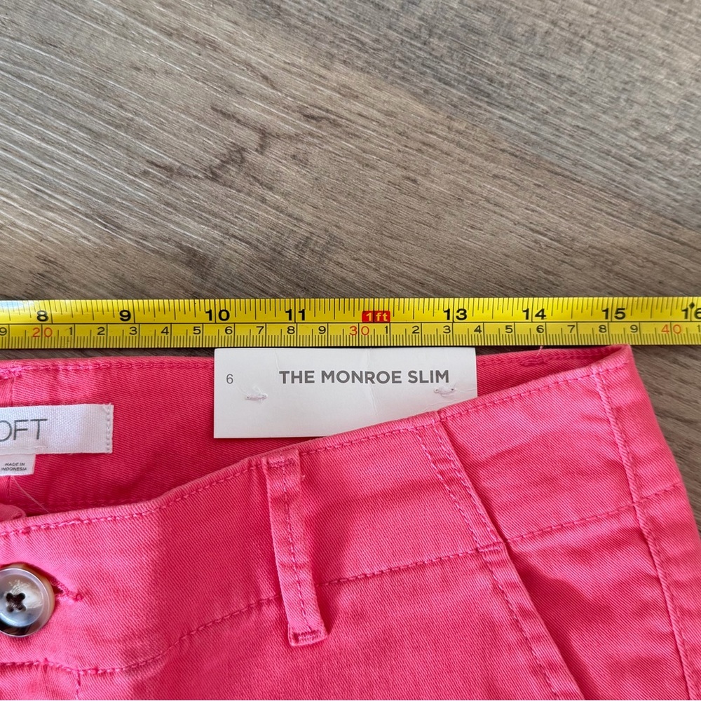 NWT Loft Monroe Slim Fit Chinos in Vibrant Pink, Size 6 - Picture 2 of 7